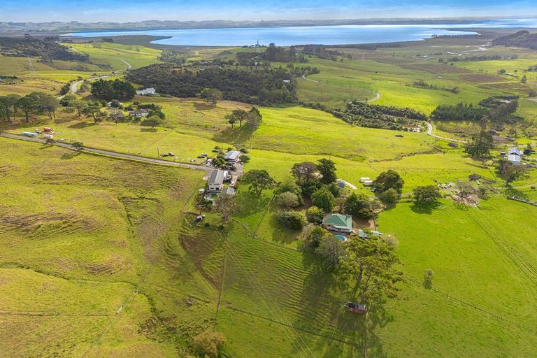 Photo of property in 22 Hafton Road, Kaukapakapa, 0984