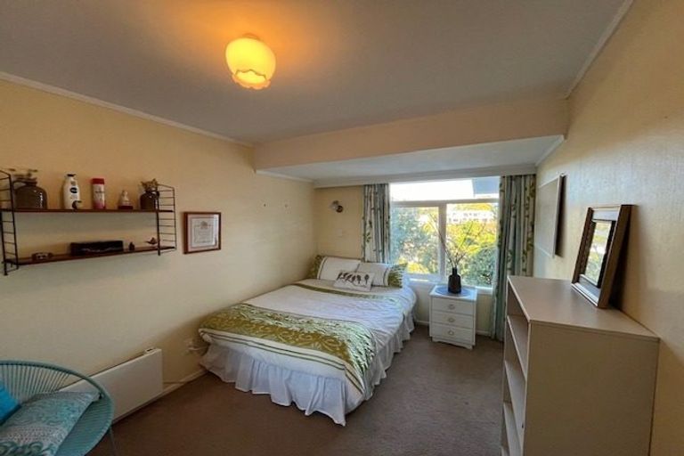 Photo of property in 18 Karachi Crescent, Khandallah, Wellington, 6035