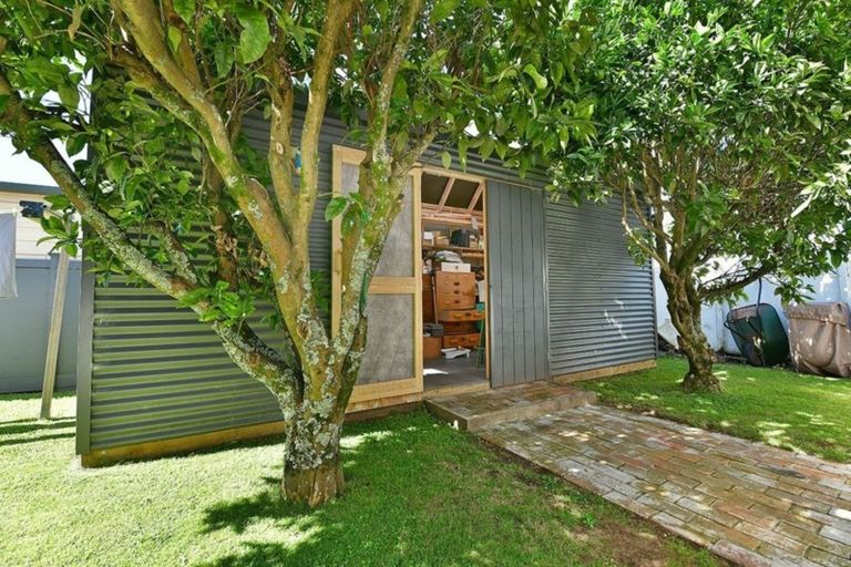 Photo of property in 14a Motuora Road, Manly, Whangaparaoa, 0930