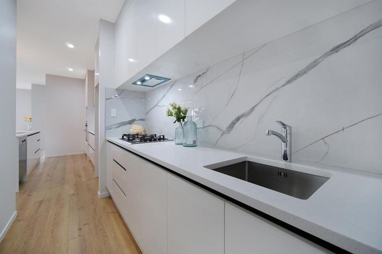 Photo of property in 61 Drumbuoy Drive, Flat Bush, Auckland, 2019