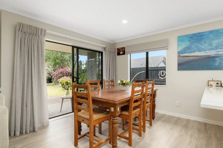 Photo of property in 6 Karia Grove, Papamoa Beach, Papamoa, 3118