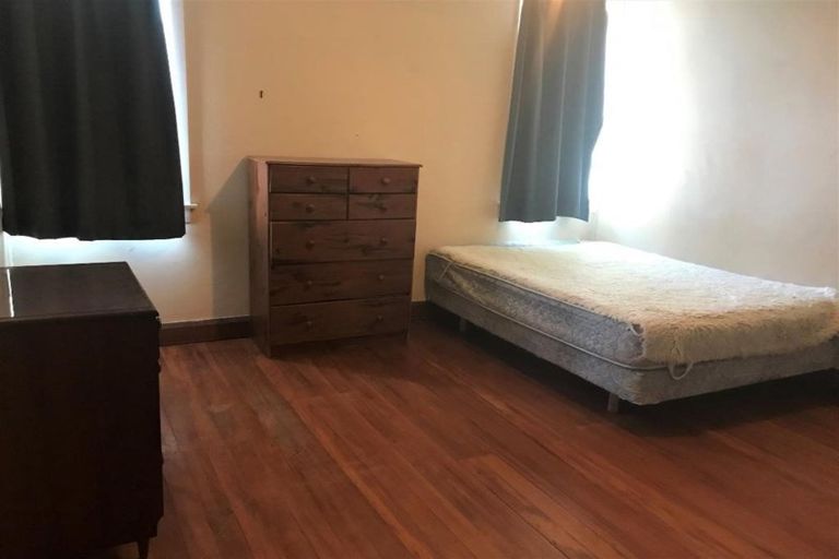 Photo of property in 6 Young Street, New Plymouth, 4310