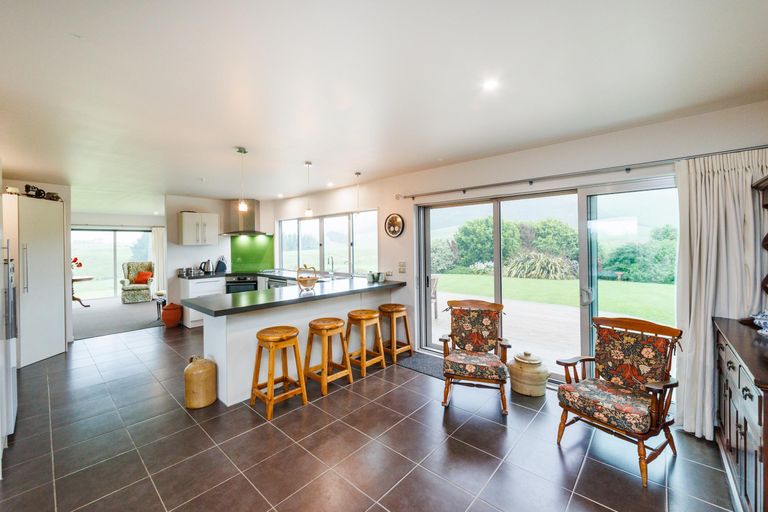 Photo of property in 26 Highland View Drive, Tokomaru, Palmerston North, 4474