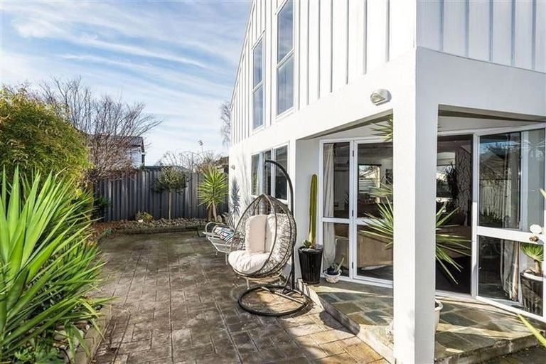 Photo of property in 1a Dulles Place, Papanui, Christchurch, 8053