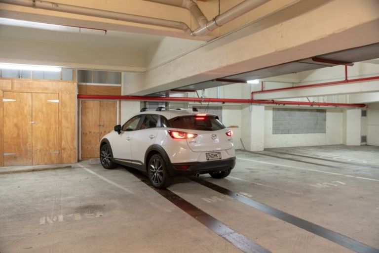 Photo of property in Stadium Garden Flats, 114/107 Thorndon Quay, Pipitea, Wellington, 6011