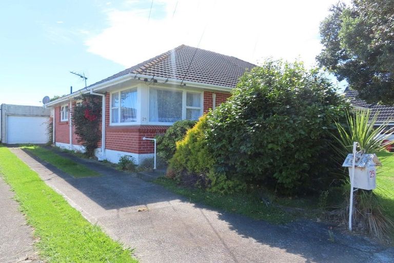 Photo of property in 25 Stamford Grove, Avalon, Lower Hutt, 5011