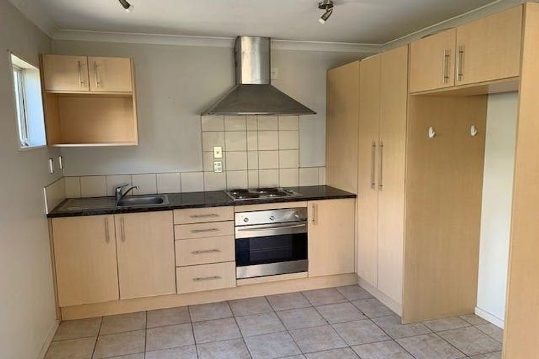 Photo of property in 16a Kauri Glen Road, Northcote, Auckland, 0627