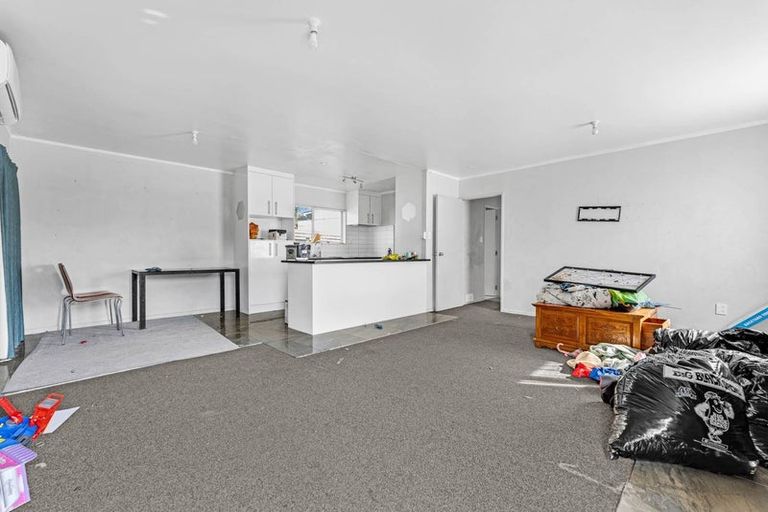Photo of property in 2/6 Trounson Avenue, Clendon Park, Auckland, 2103