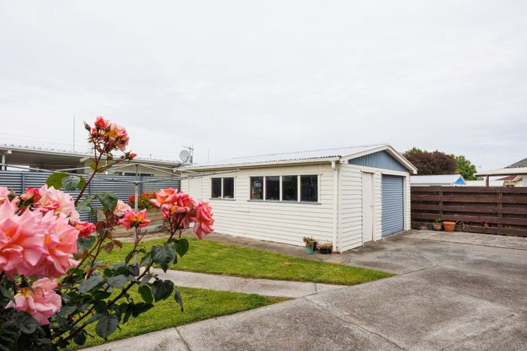 Photo of property in 22 Palliser Place, Milson, Palmerston North, 4414