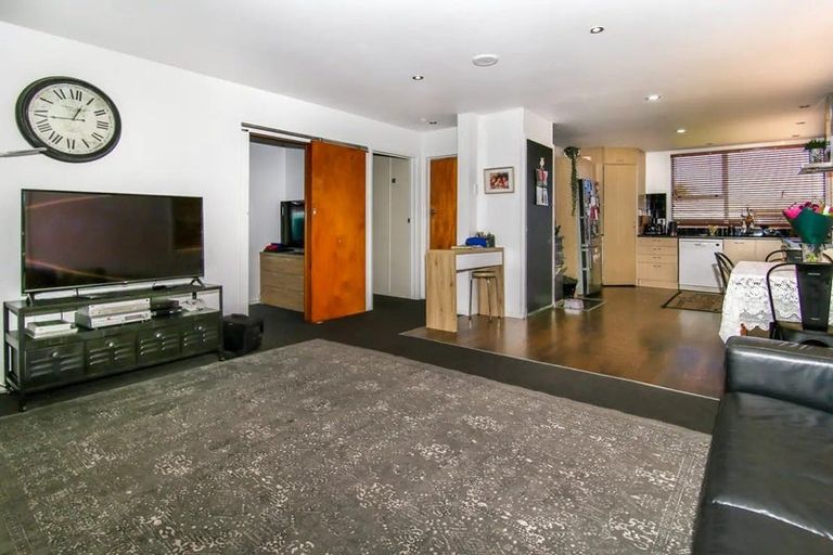 Photo of property in 80 Derby Street, Westport, 7825