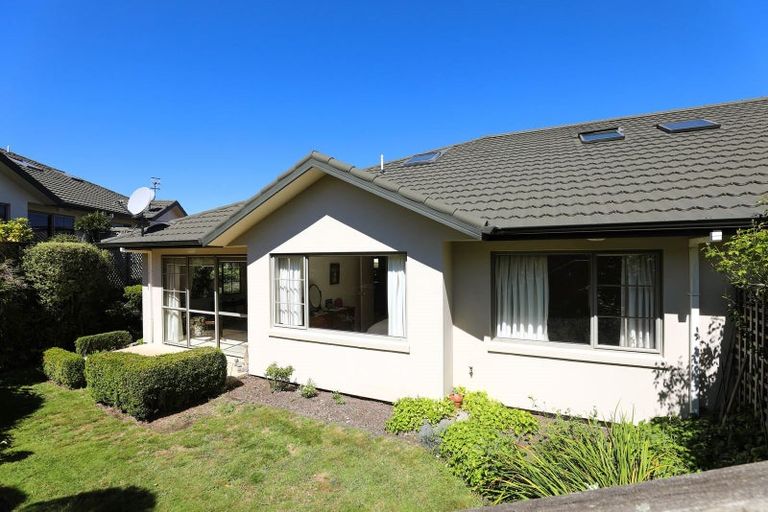 Photo of property in 19 Lakeridge Close, Rangatira Park, Taupo, 3330