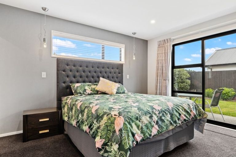 Photo of property in 17 Guyon Street, Marshland, Christchurch, 8083