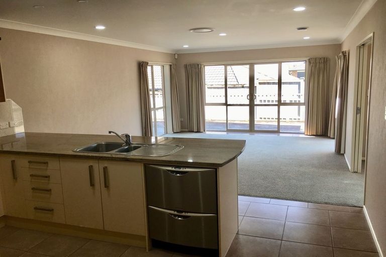 Photo of property in 8 Finbar Close, Flat Bush, Auckland, 2019