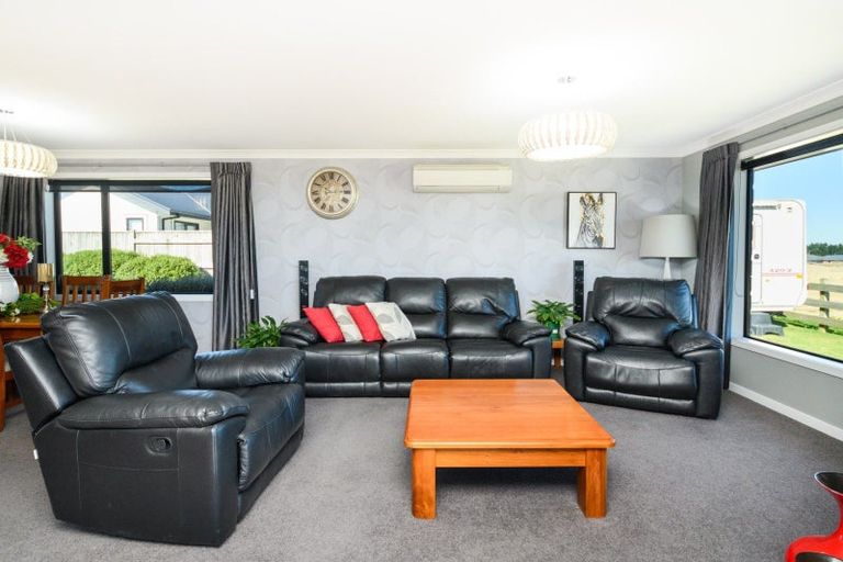 Photo of property in 23 Silicon Way, Fitzherbert, Palmerston North, 4410