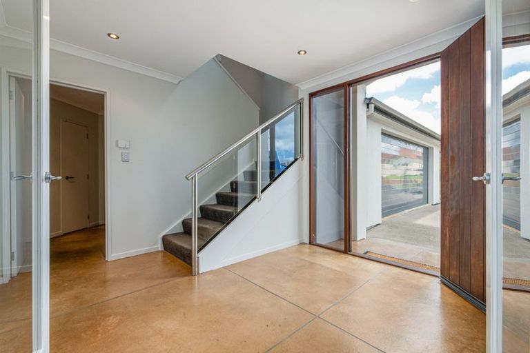 Photo of property in 19 Highfields Terrace, Henderson, Auckland, 0612