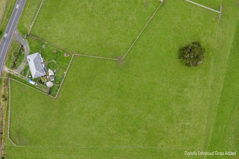 Photo of property in 2590 Awhitu Road, Awhitu, 2684