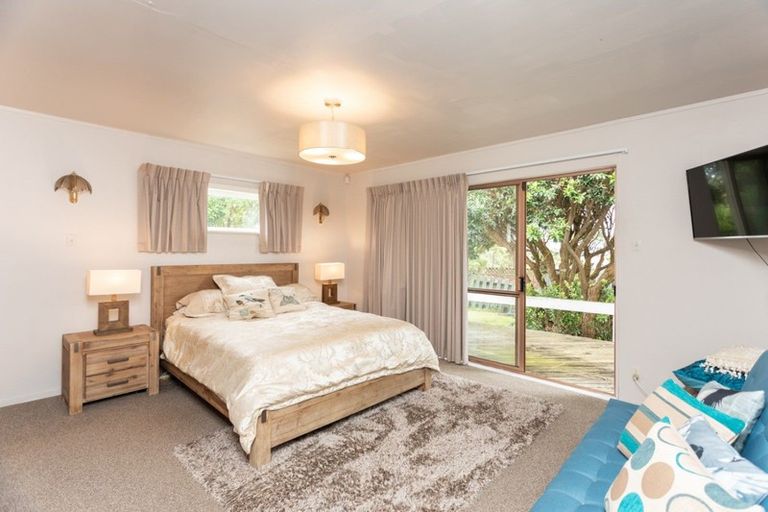 Photo of property in 8 Pennant Grove, Titahi Bay, Porirua, 5022