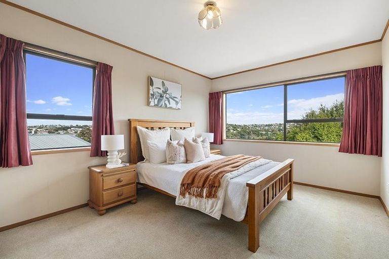 Photo of property in 85 Kennedy Avenue, Forrest Hill, Auckland, 0620