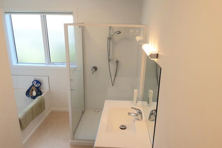 Photo of property in 10 Larsen Crescent, Tawa, Wellington, 5028