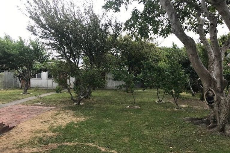 Photo of property in 27 Hautana Square, Woburn, Lower Hutt, 5010