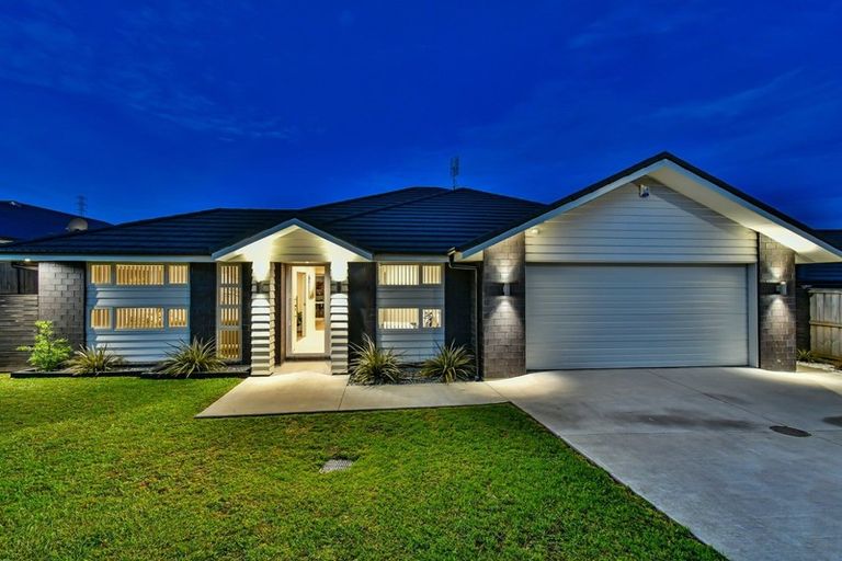 Photo of property in 21 Muirhill Place, Pokeno, 2402