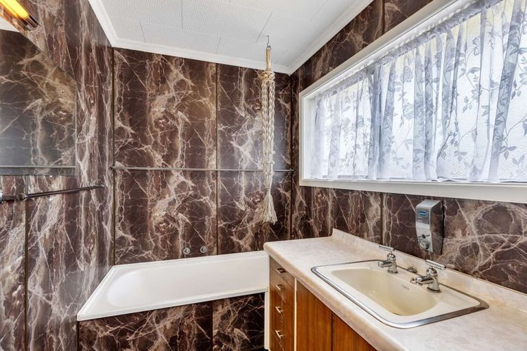 Photo of property in 10 Westerleigh Street, Bishopdale, Christchurch, 8053