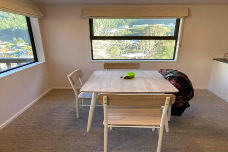 Photo of property in 14-14a Mackinnon Terrace, Sunshine Bay, Queenstown, 9300