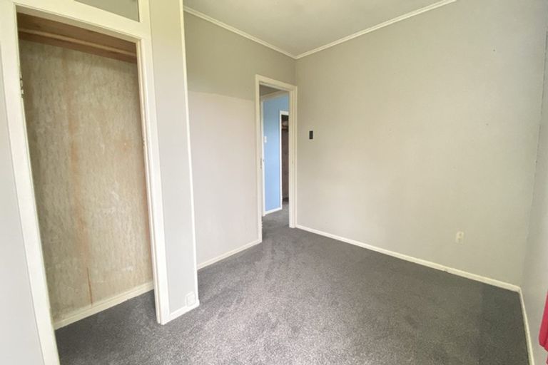 Photo of property in 26 Kirrie Avenue, Te Atatu South, Auckland, 0610
