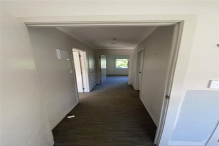 Photo of property in 12 Quincey Place, Massey, Auckland, 0614