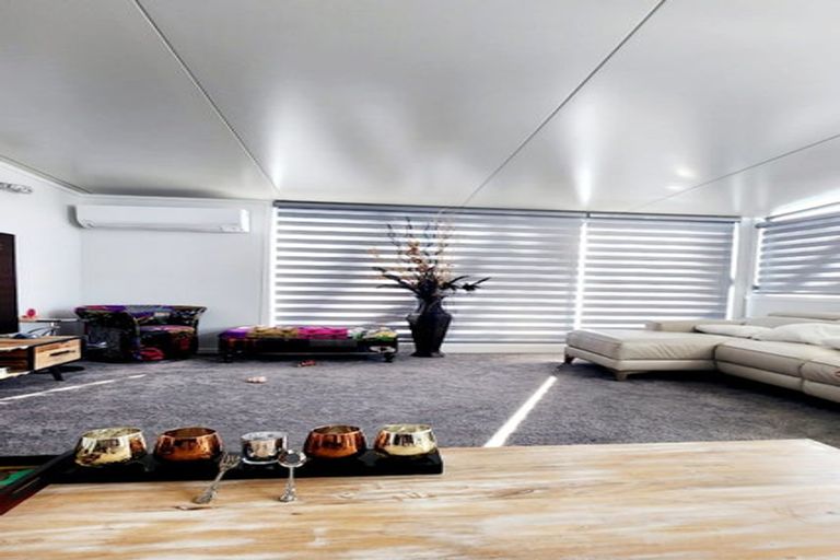 Photo of property in 63 Carlisle Road, Torbay, Auckland, 0630