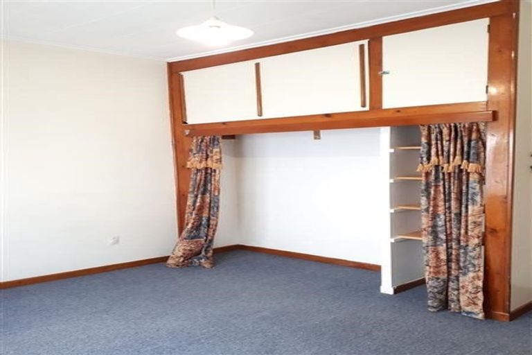 Photo of property in 67 View Road, Henderson, Auckland, 0612