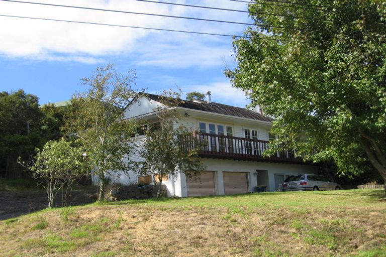 Photo of property in 27 Woodlands Crescent, Browns Bay, Auckland, 0630