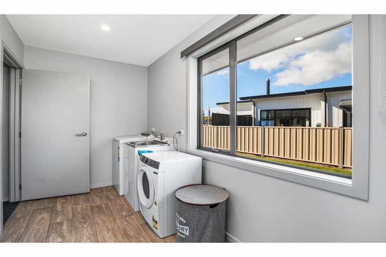 Photo of property in 28 Plunket Street, Omakau, 9376