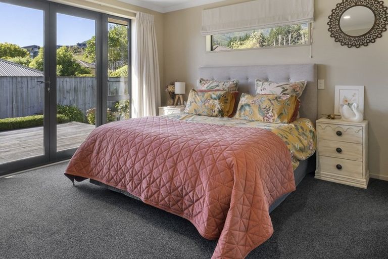 Photo of property in 17 Weka Place, Picton, 7220