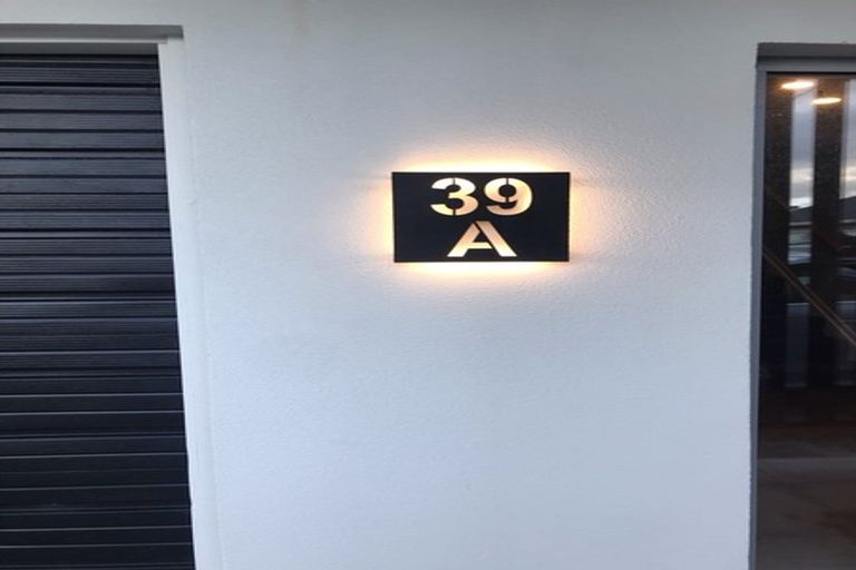 Photo of property in 39a Mantell Street, Seatoun, Wellington, 6022