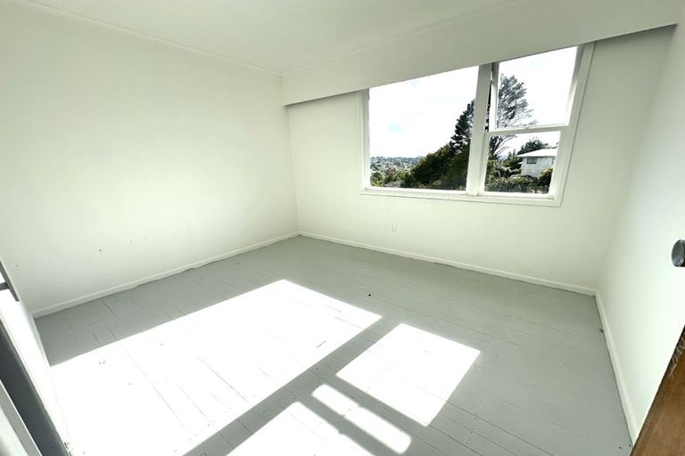 Photo of property in 305 Don Buck Road, Massey, Auckland, 0614