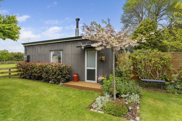 Photo of property in 646 No 2 Line, Fordell, 4572