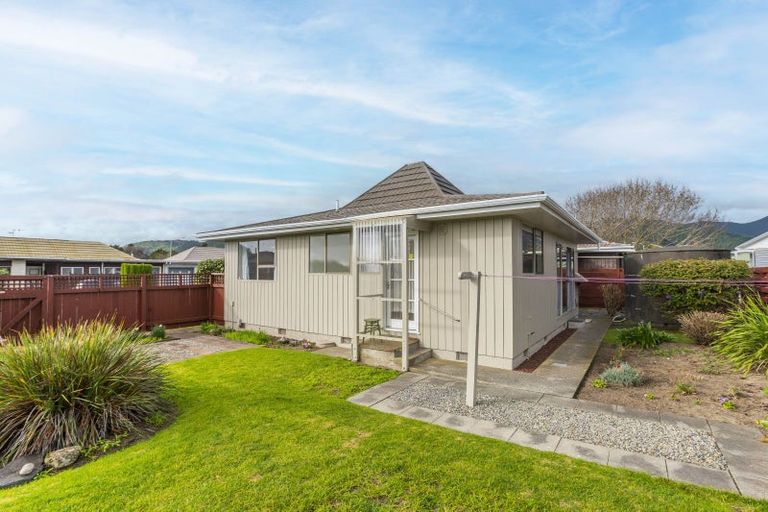 Photo of property in 49 Arawhata Road, Paraparaumu, 5032