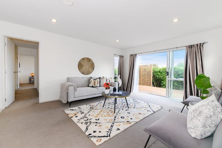 Photo of property in 79a Awaroa Road, Sunnyvale, Auckland, 0612