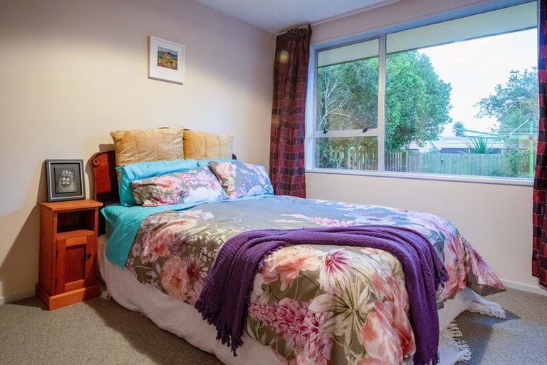 Photo of property in 2/121a Estuary Road, South New Brighton, Christchurch, 8062