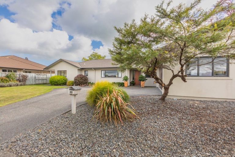 Photo of property in 11 Highgrove Place, Waipukurau, 4200