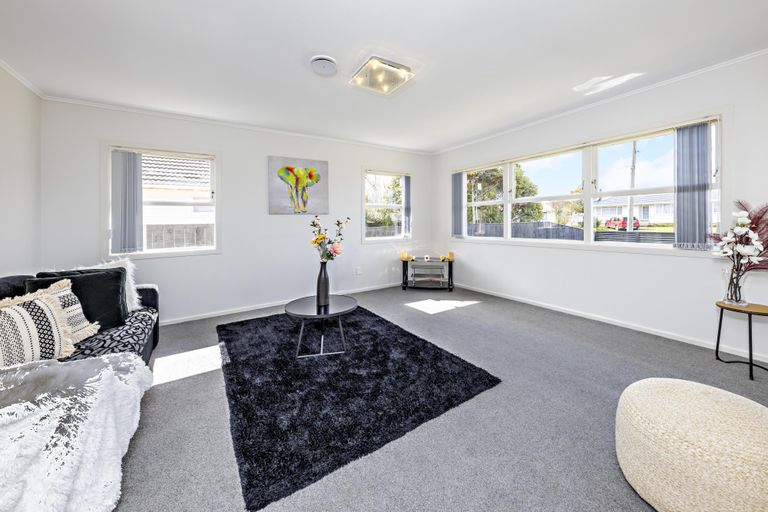 Photo of property in 19 Awatere Street, Clover Park, Auckland, 2023