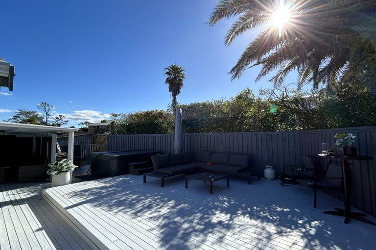Photo of property in 24 Springtime Crescent, Stanmore Bay, Whangaparaoa, 0932