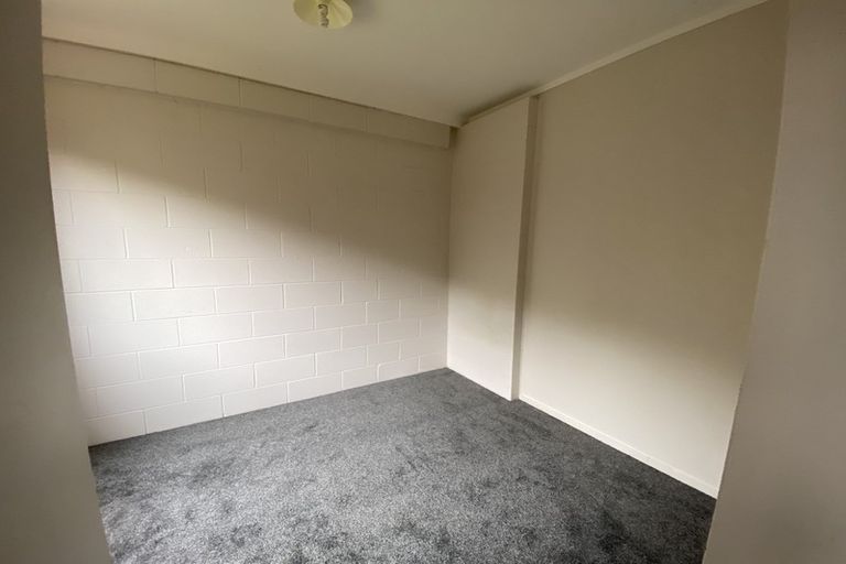 Photo of property in 2/22 Tui Glen Road, Birkenhead, Auckland, 0626