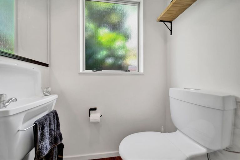 Photo of property in 11 Crownhill Street, Spotswood, New Plymouth, 4310