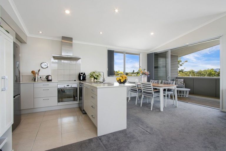 Photo of property in 27 Tory Way, Omokoroa, 3114