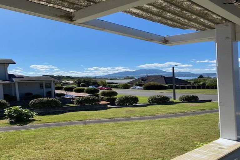 Photo of property in 17 Kinder Street, Acacia Bay, Taupo, 3330
