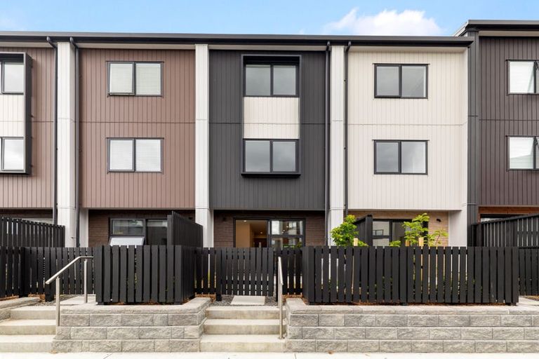 Photo of property in 14 Selo Street, Glen Eden, Auckland, 0602