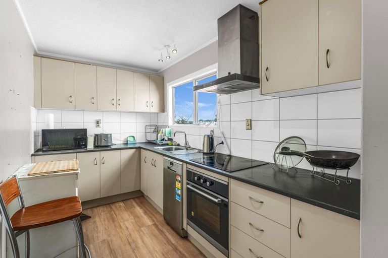 Photo of property in 19 Hollydale Grove, Churton Park, Wellington, 6037