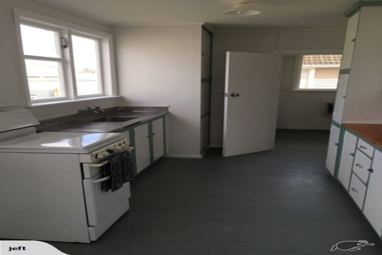 Photo of property in 12 Brighton Crescent, Highbury, Palmerston North, 4412
